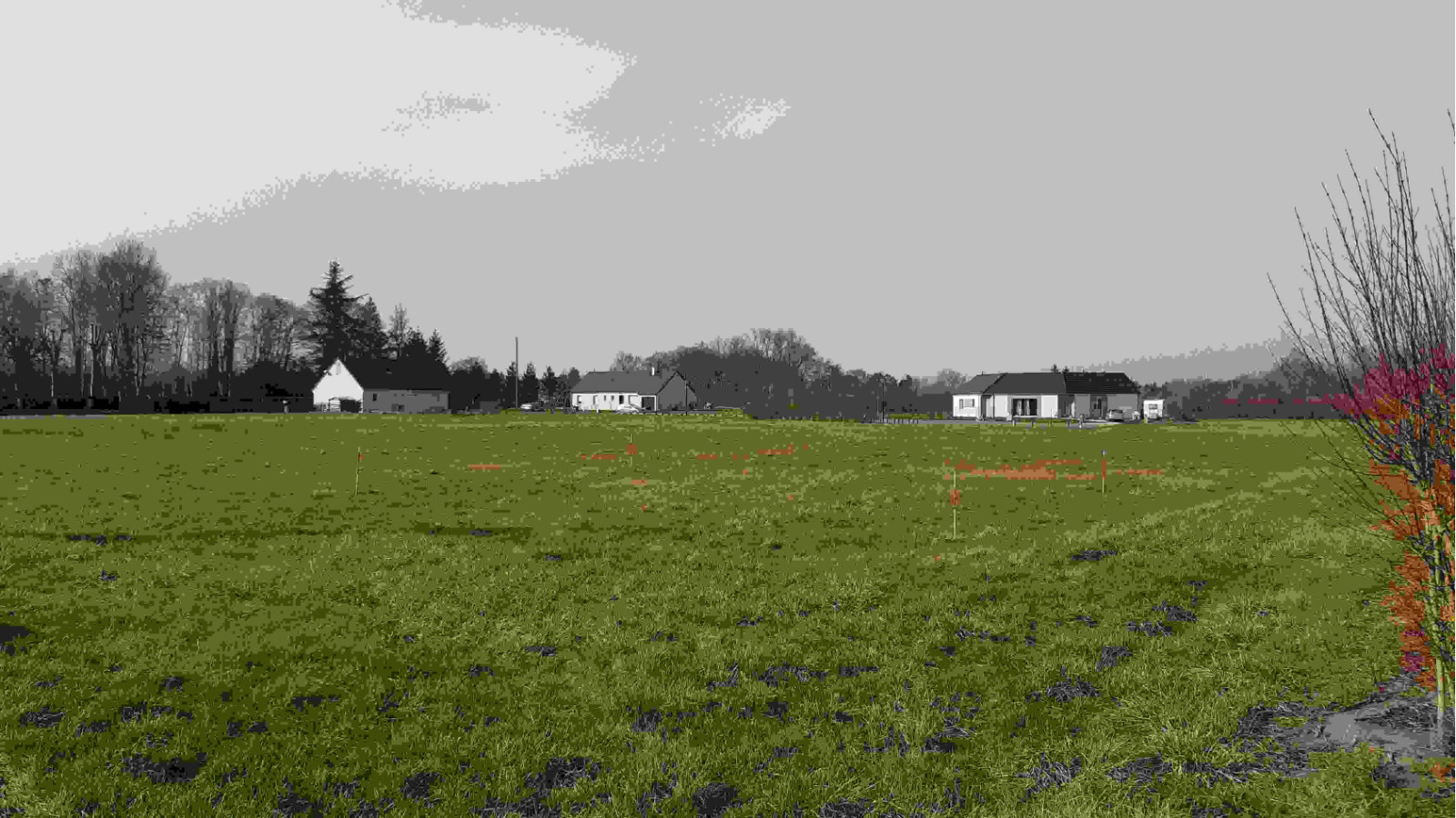 Terrain constructible de 840m2 à Montcresson
