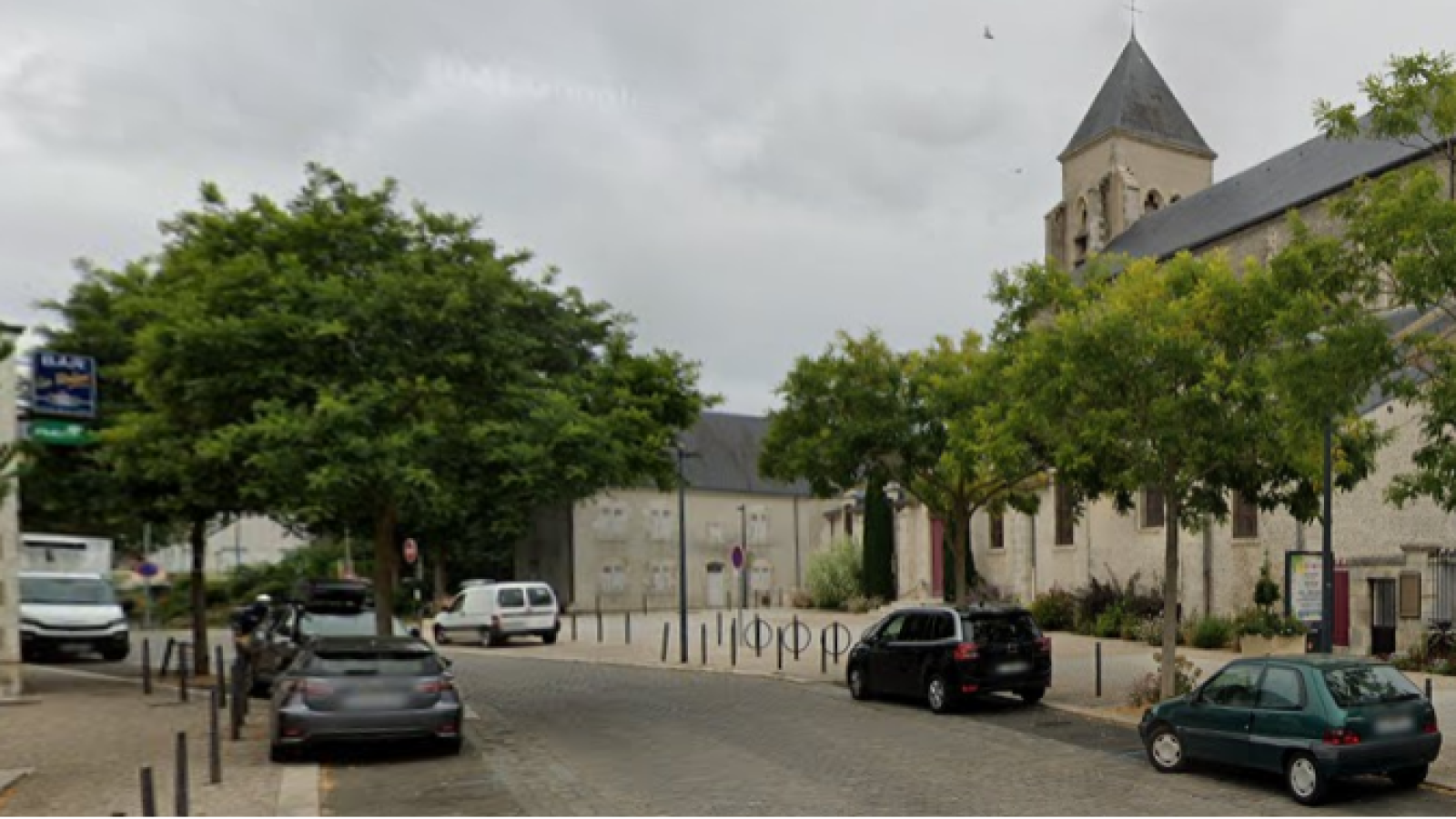 Terrain constructible de 530m2 à Ingré