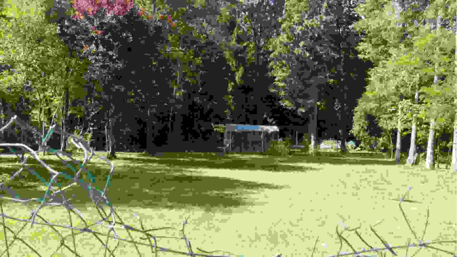 Terrain constructible de 2323m2 à Gy-les-Nonains