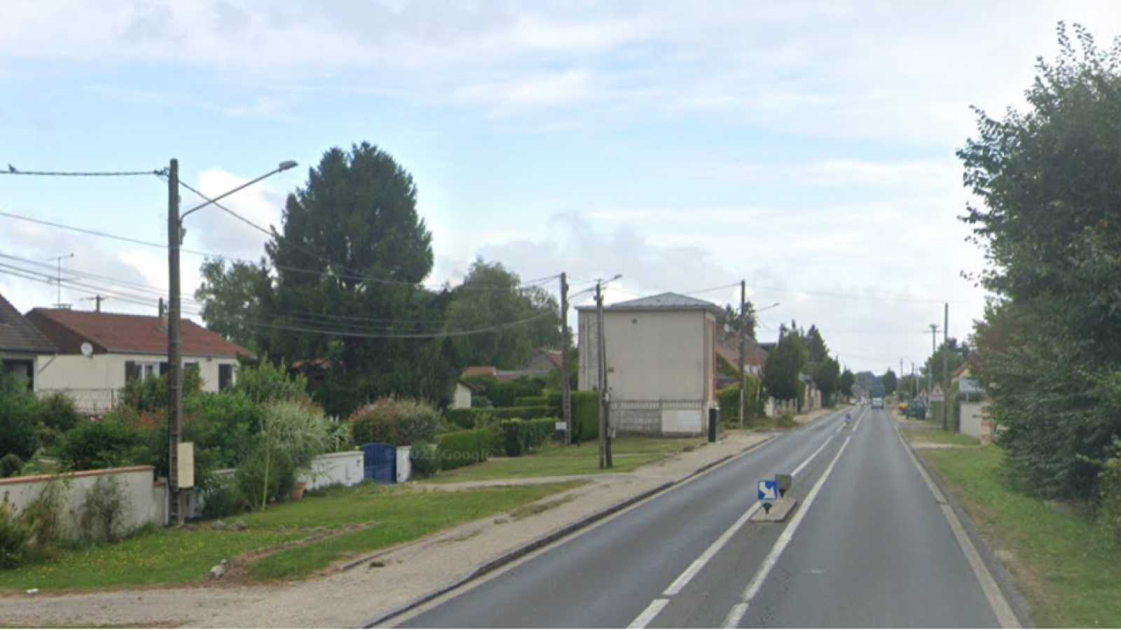 Terrain constructible de 828m2 à Saint-Lyé-la-Forêt