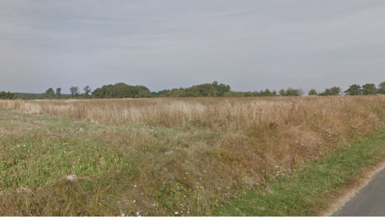 Terrain constructible de 1147m2 à Villaines-les-Rochers