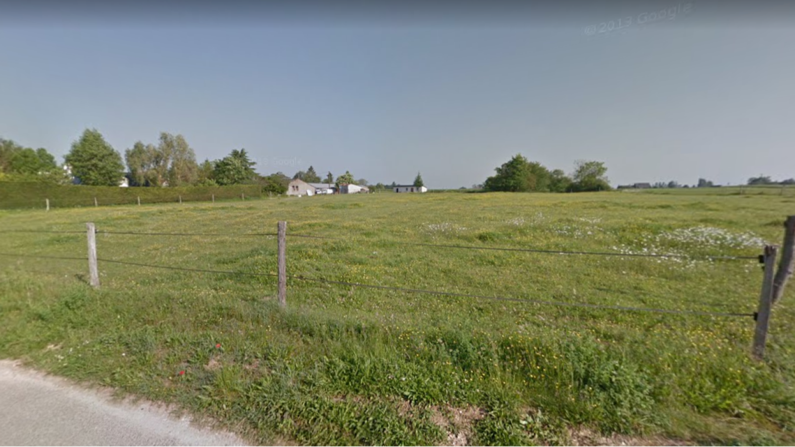 Terrain constructible de 1050m2 à Fondettes