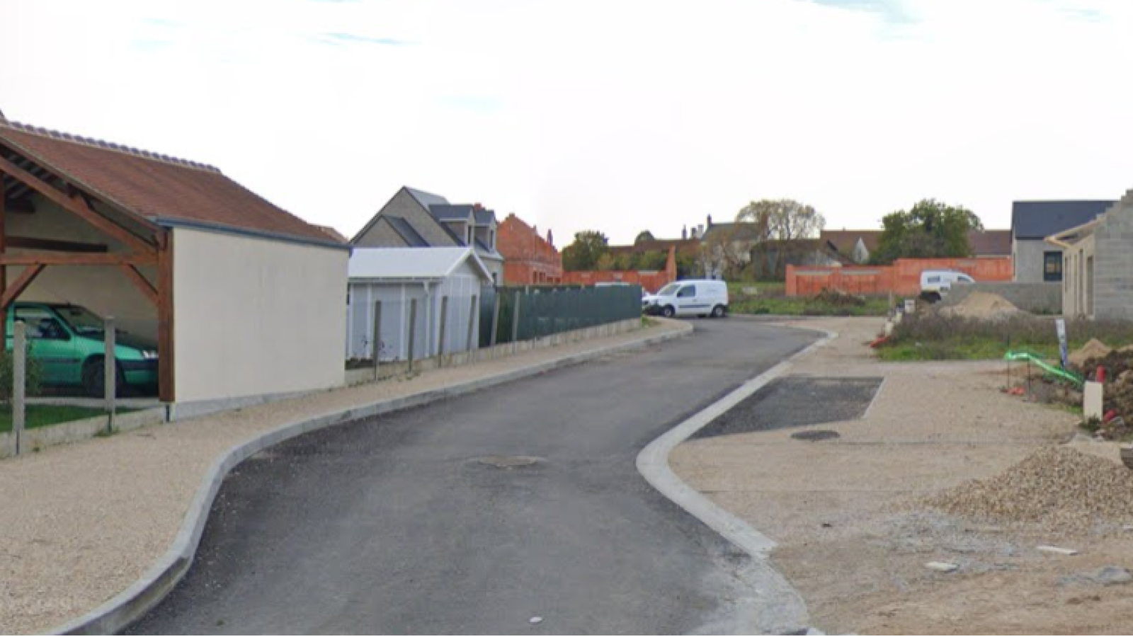 Terrain constructible de 709m2 à Marigny-les-Usages