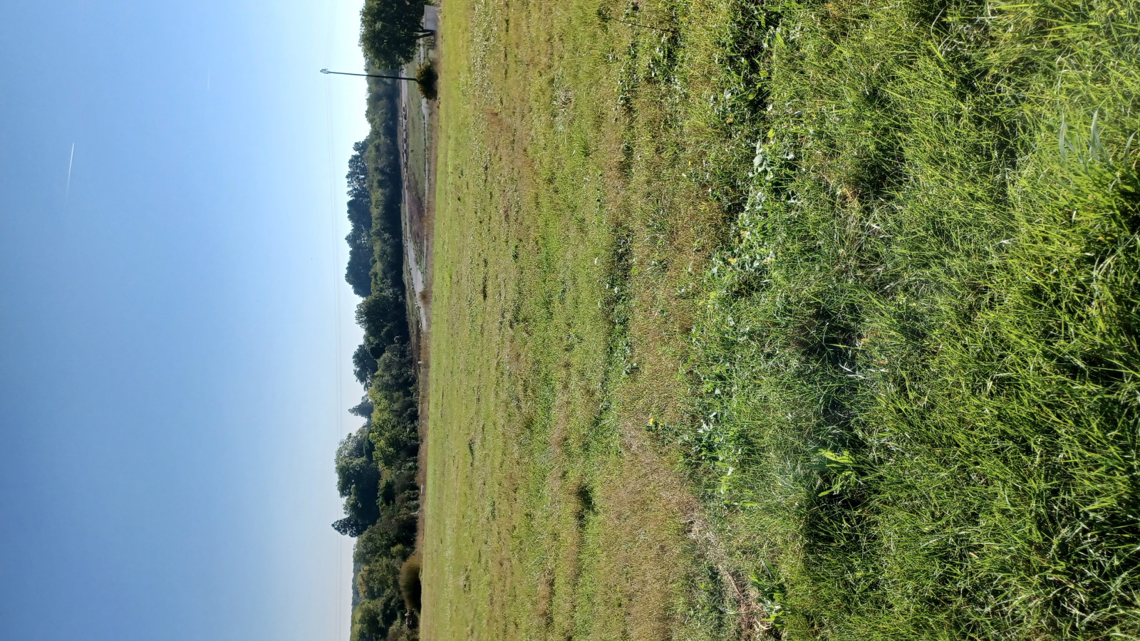 Terrain constructible de 945m2 à Jaunay-Marigny