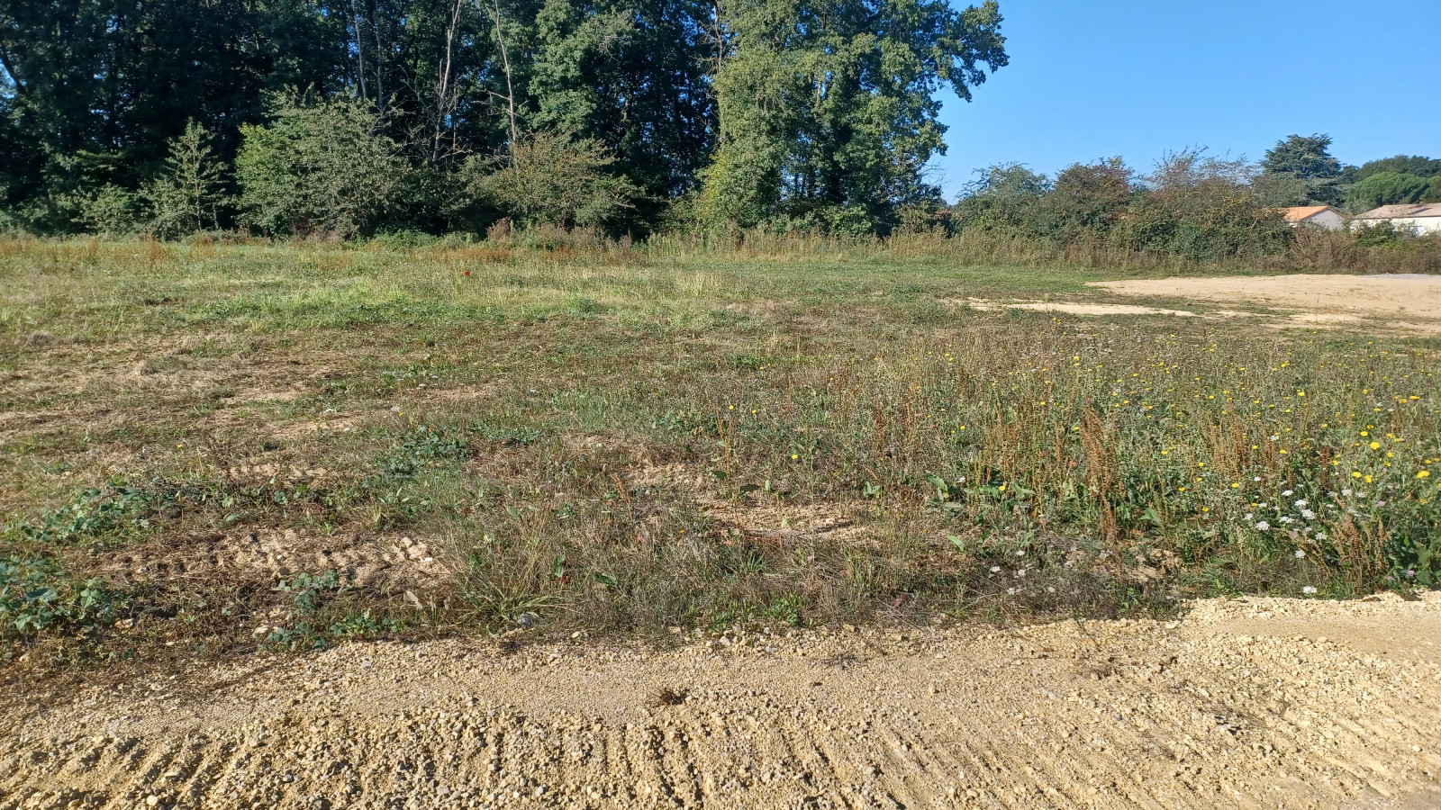 Terrain constructible de 703m2 à Chabournay