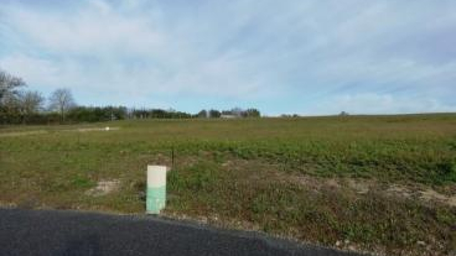 Terrain constructible de 610m2 à Vouillé