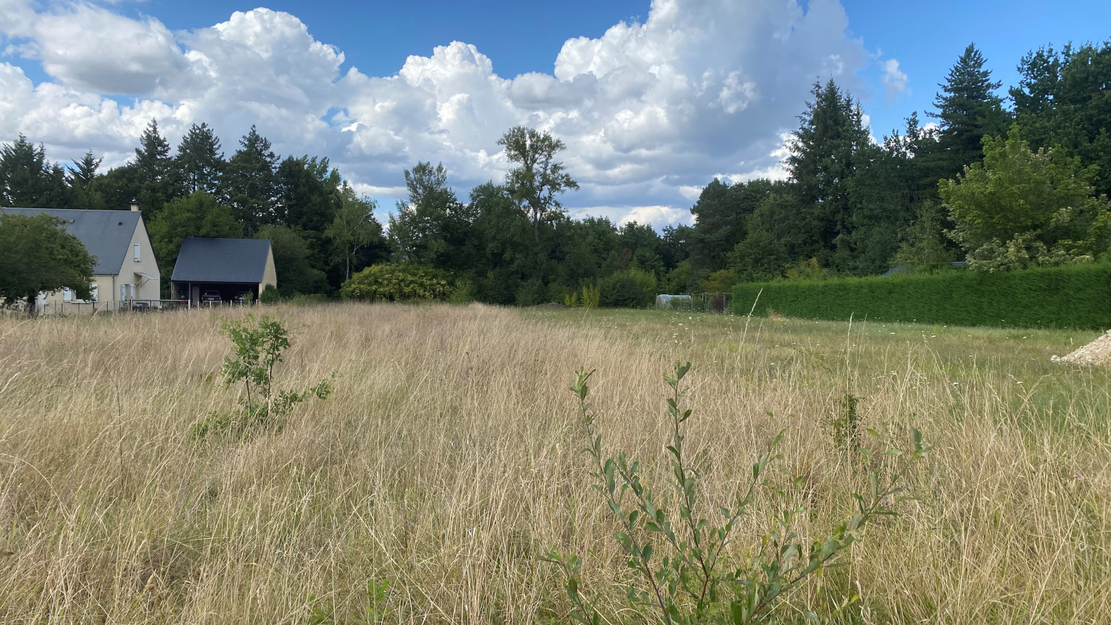 Terrain constructible de 2005m2 à Mazières-de-Touraine